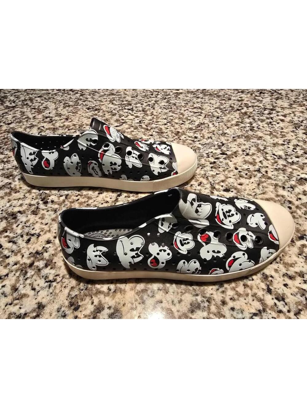 Disney Mickey Mouse Native Shoes Men's Size 8 Women's Size 10